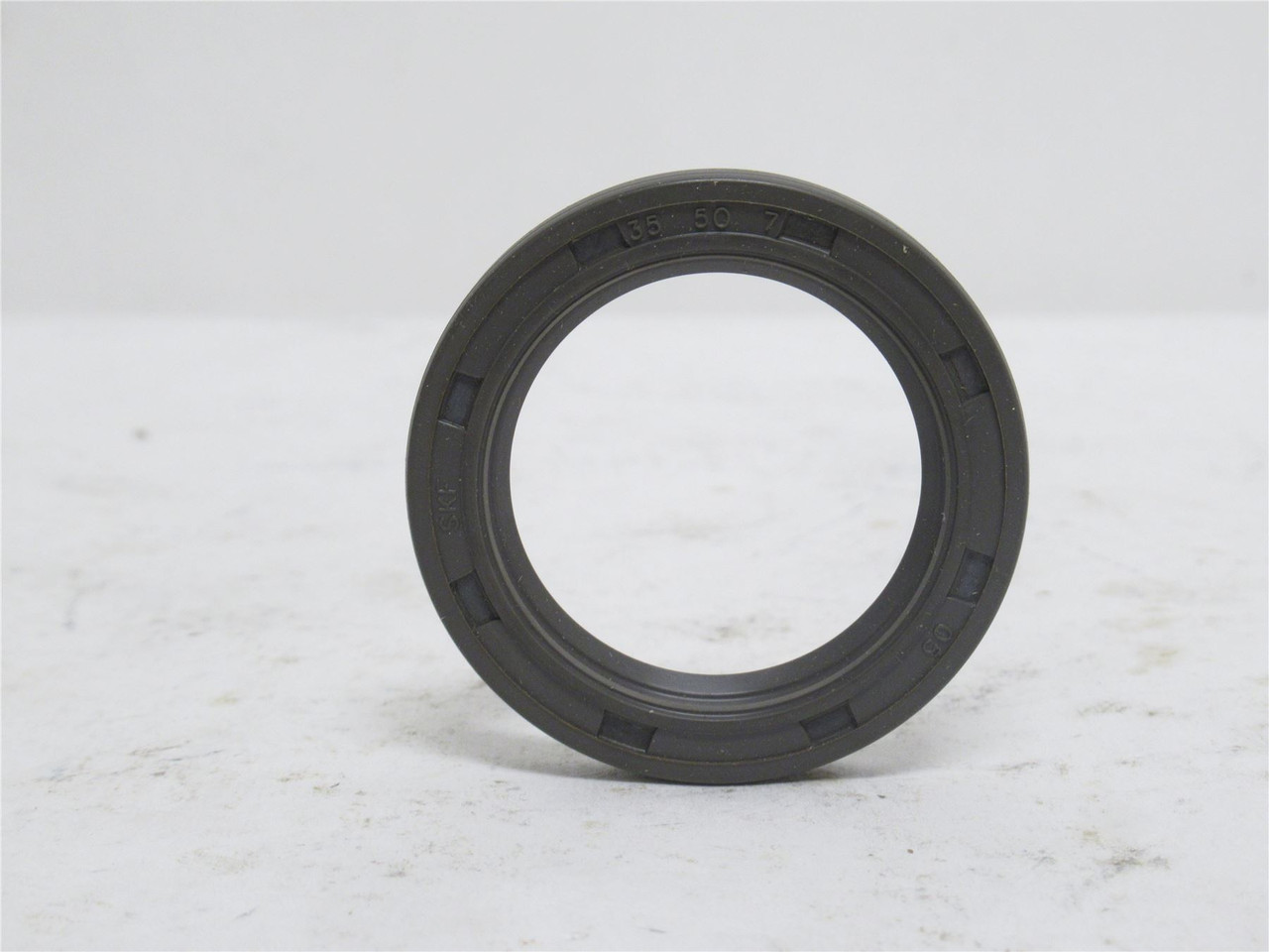 SKF 692407; Oil Seal; Single Lip; 35mmID x 50mmOD x 7mm Wide