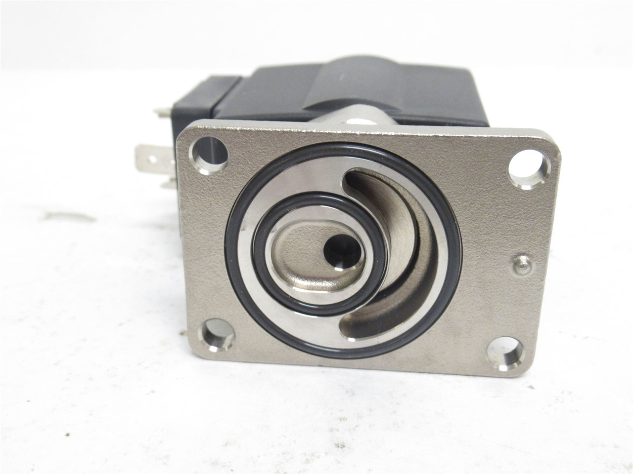 SMC VXE2341L-5D01; Solenoid Valve; Coil:  24VDC