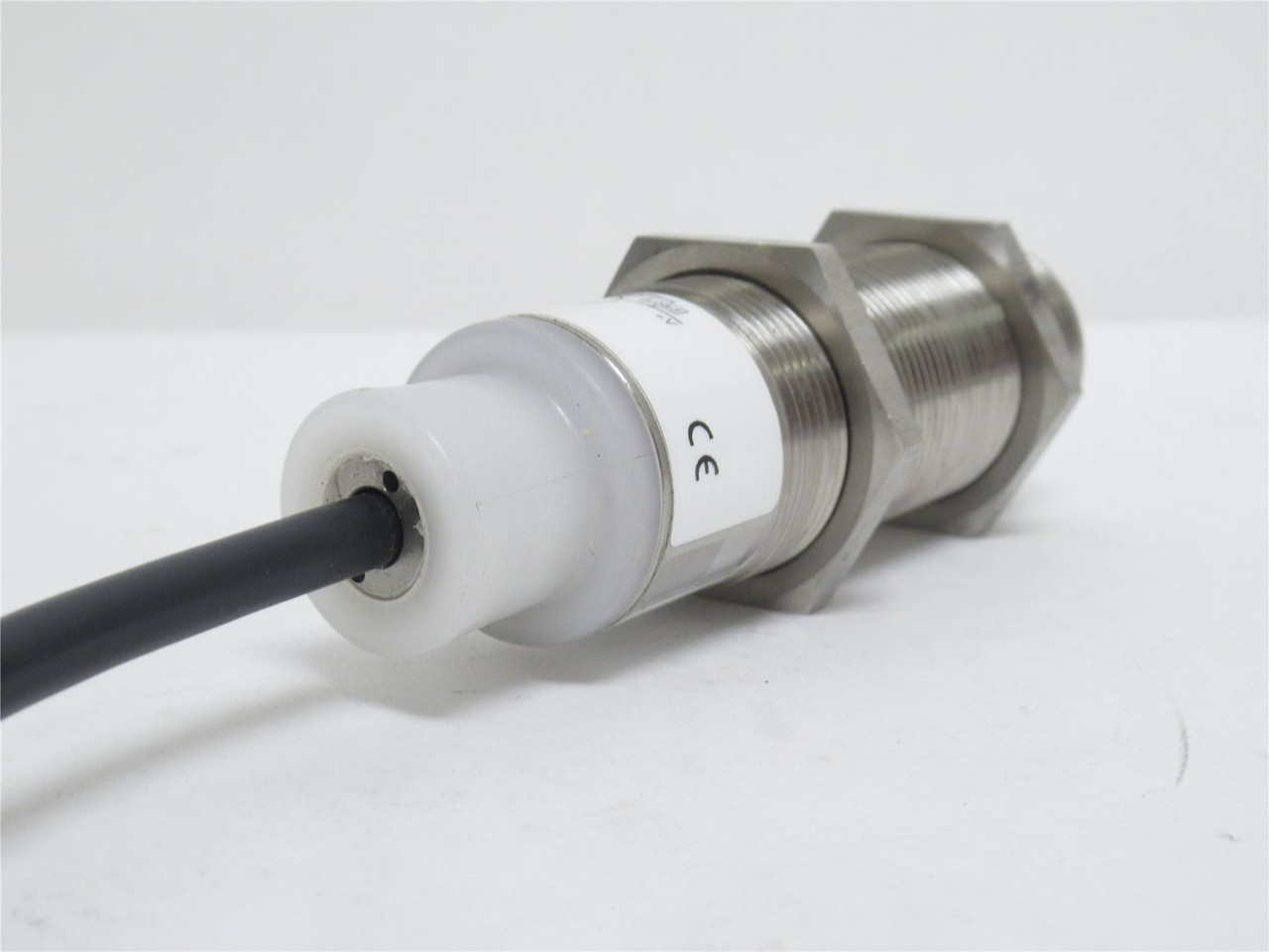 Eaton E58-30RS18-HDP; Photo Sensor 10-30VDC; 100mA; 10m Range