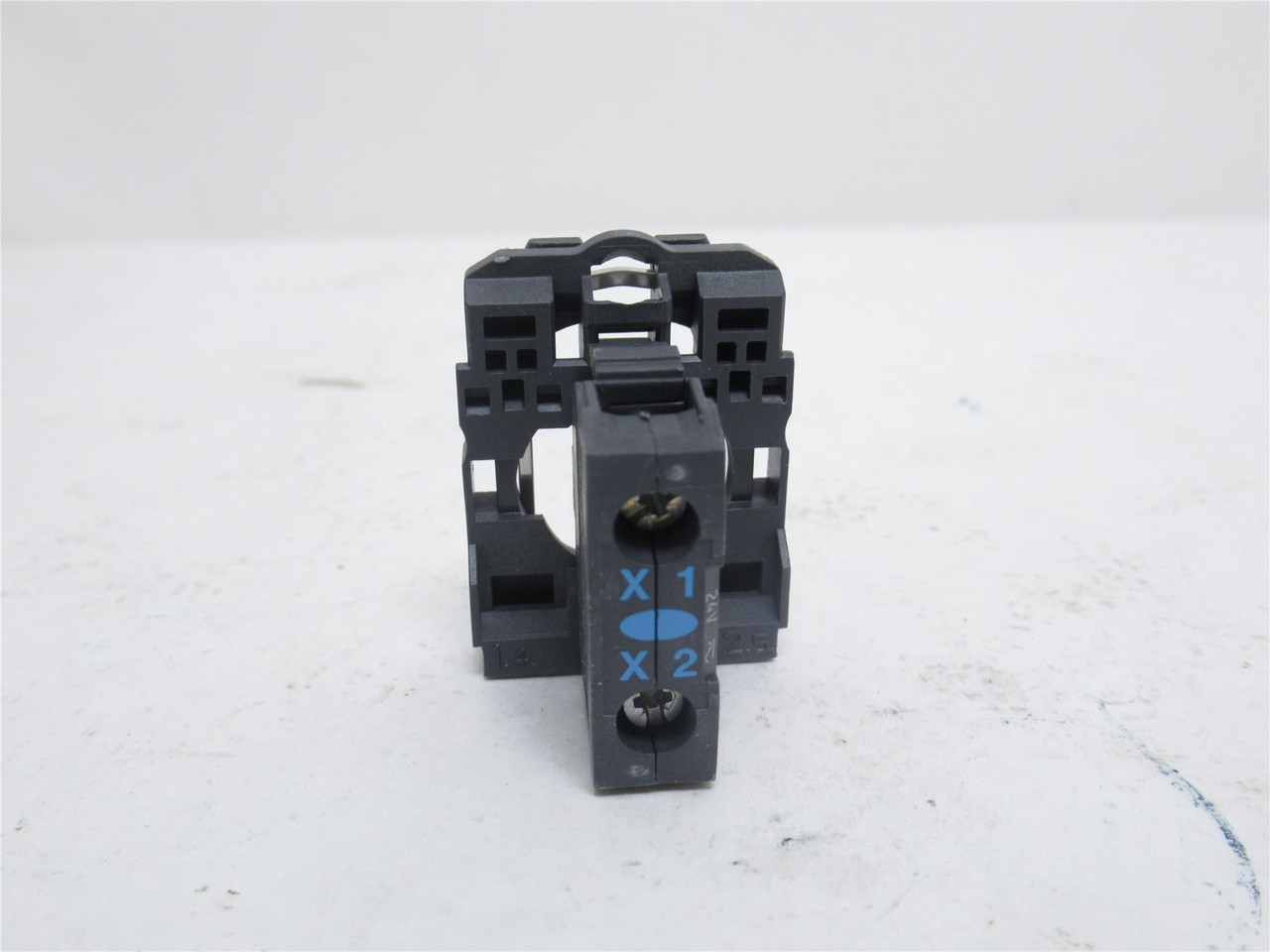 Schneider XB5AVB6; Harmony Pilot Light; Blue; 10A; 600V