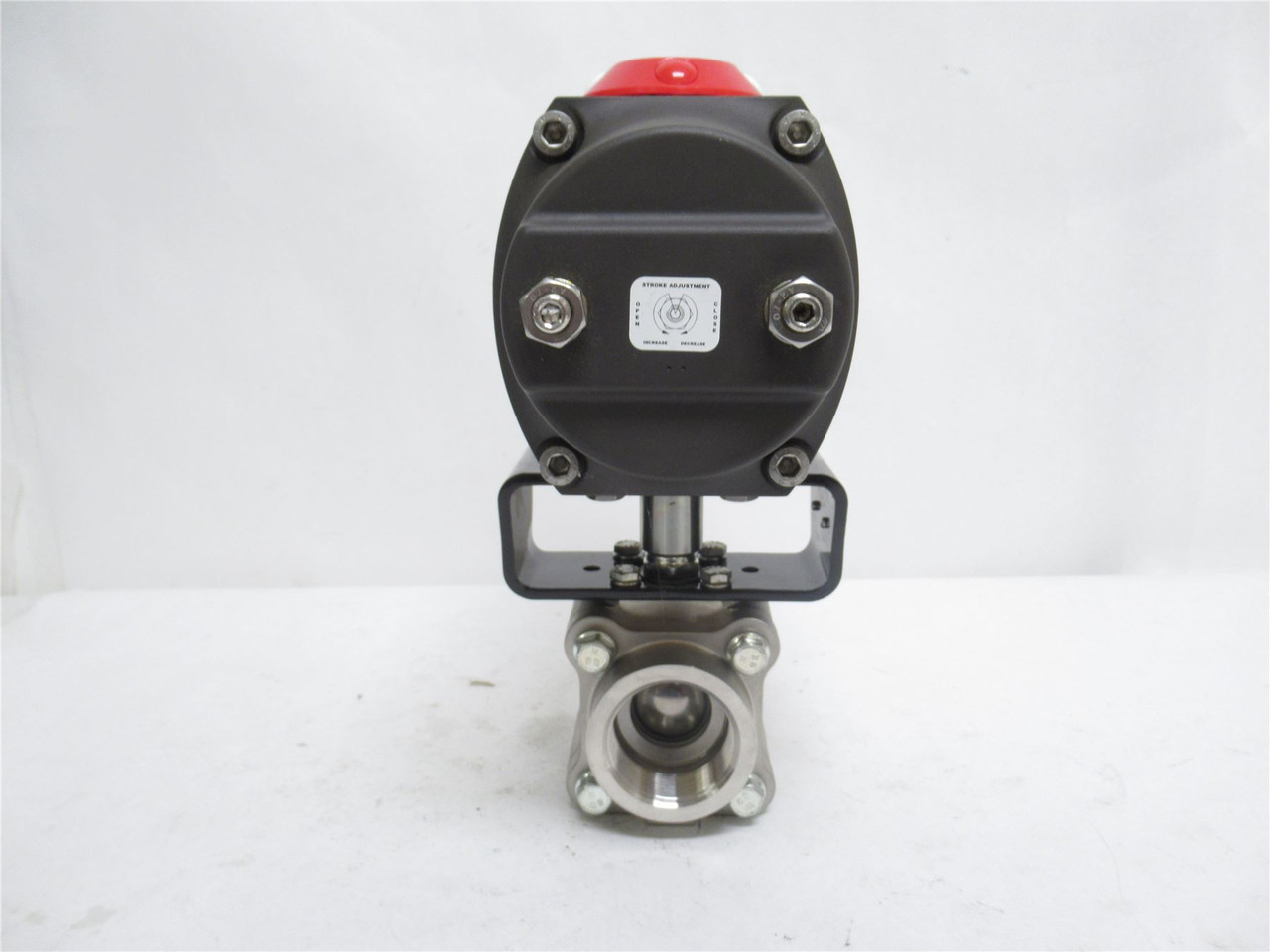 Flowserve 11/2446666TTSER2; Actuated Ball Valve SS; 1-1/2NPT