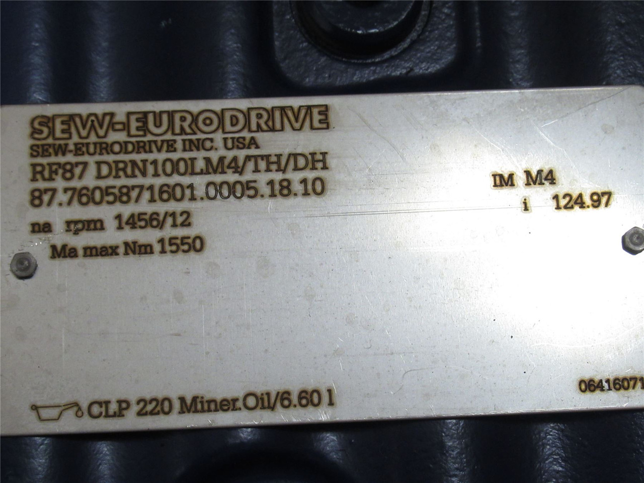 SEW RF87DRN100LM4THDH; AC Gearmotor; 93.38:1 Ratio; 230-460V