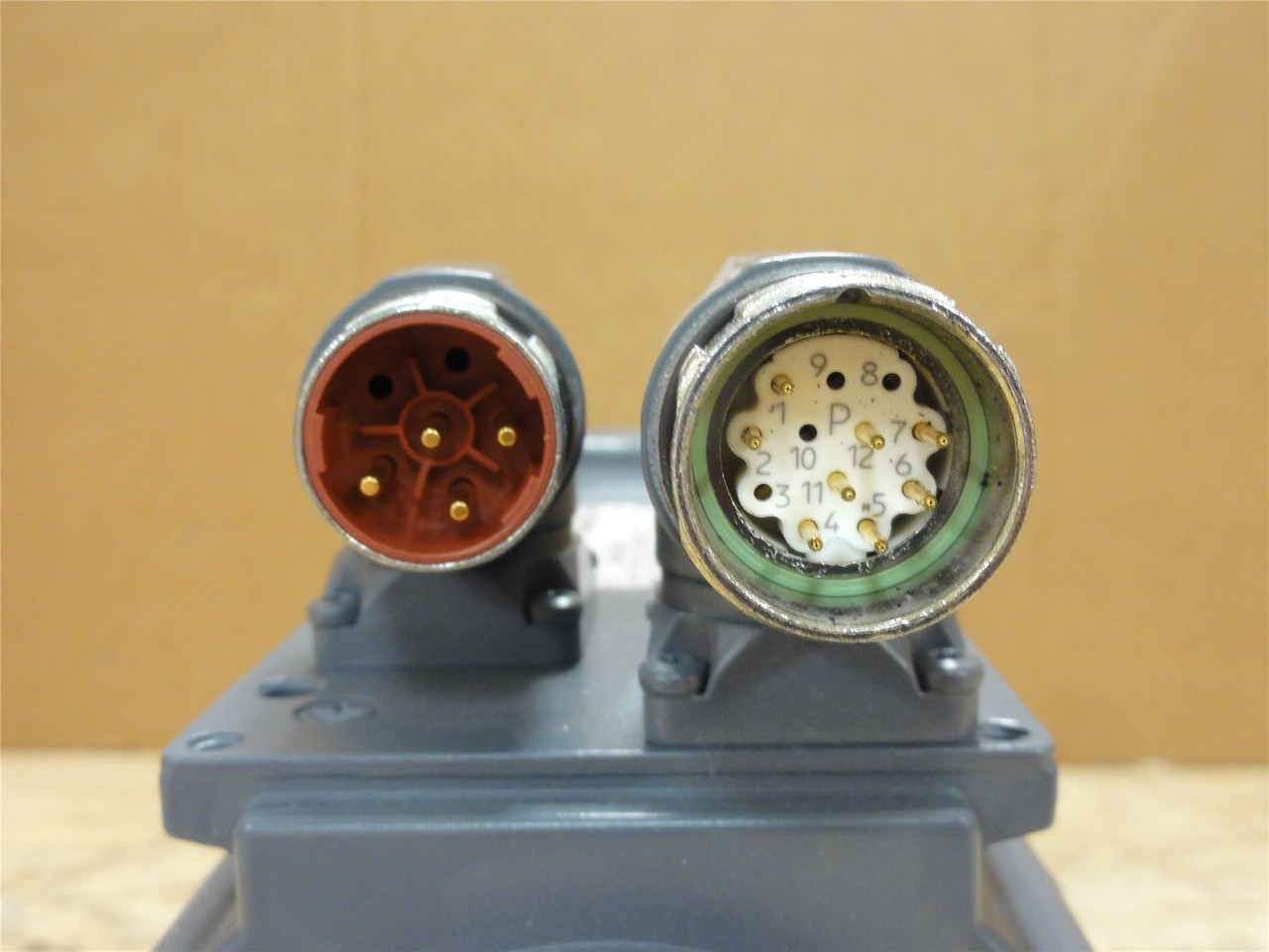 Lenze MCS09D41-RSOBO; Gearmotor; 1kW; 320VAC; 4050RPM; 3PH