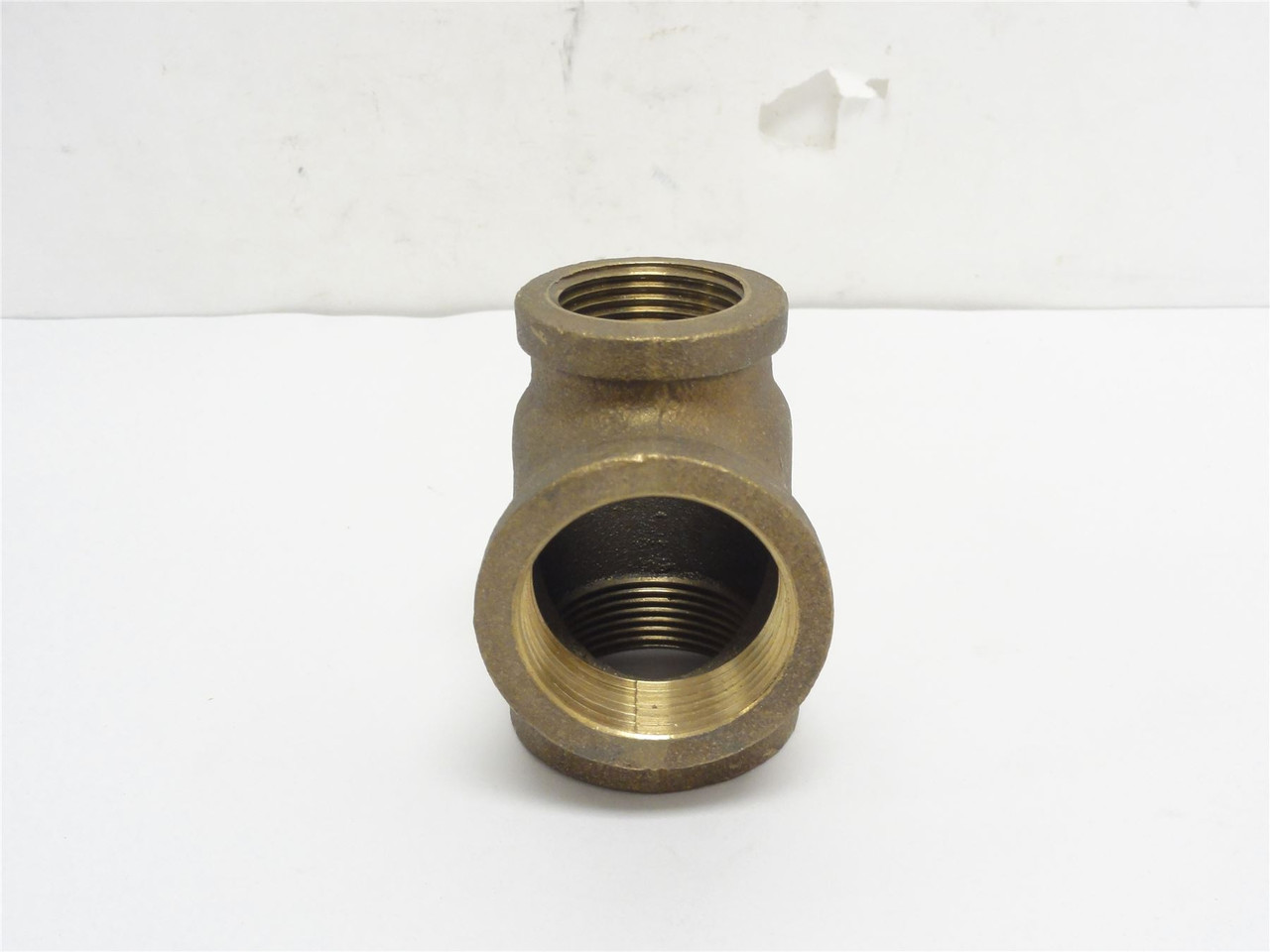 Cryovac SP207311; Red Brass Tee; 1-1/4NPT x 1-1/4NPT x 1NPT