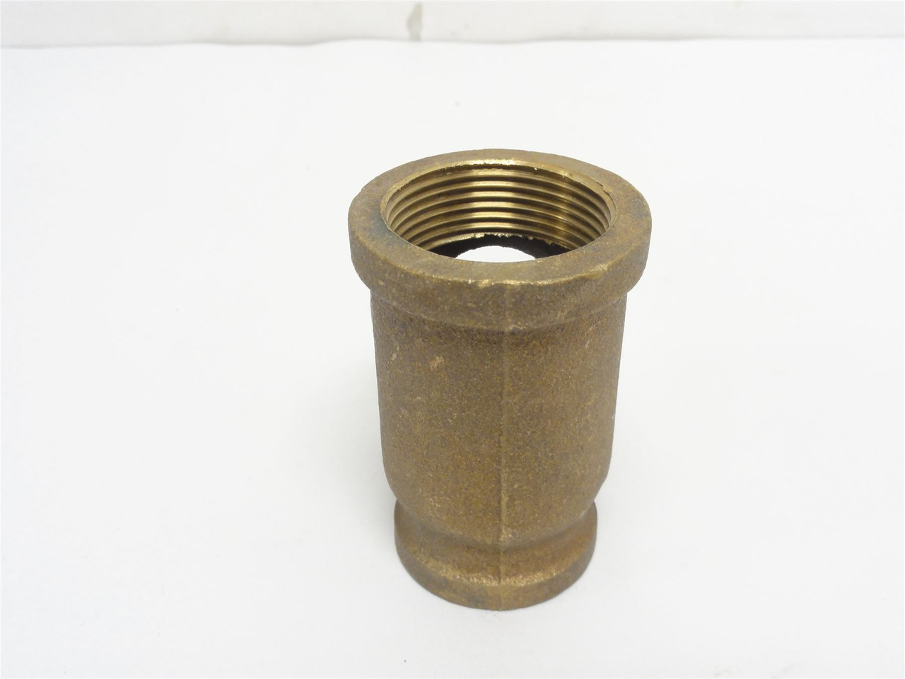 Cryovac SP207311; Red Brass Tee; 1-1/4NPT x 1-1/4NPT x 1NPT