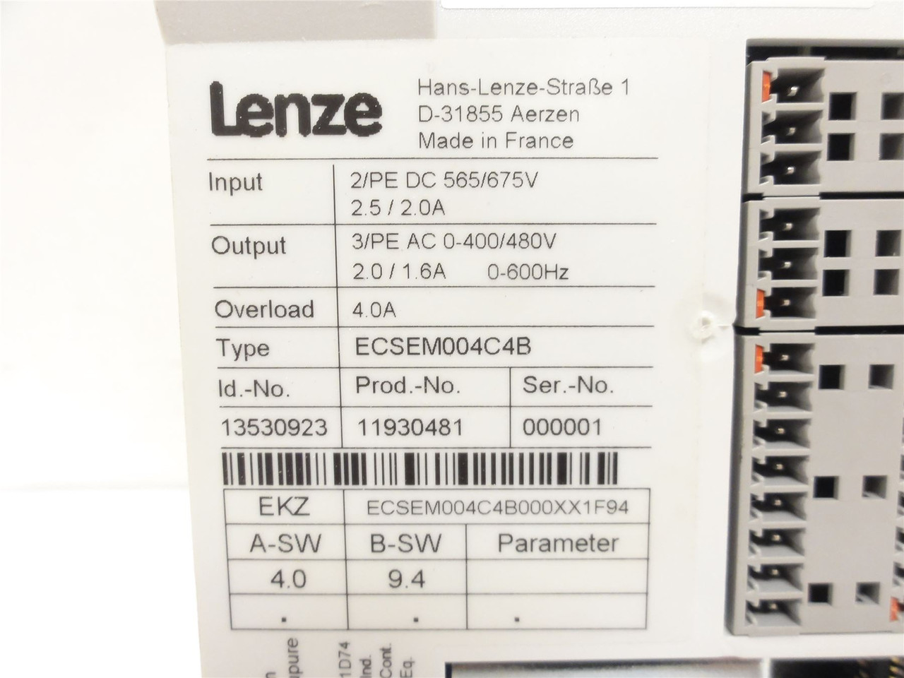 Lenze ECSEM004C4B; Inverter 13530923 565/67V In; 400/480V Out