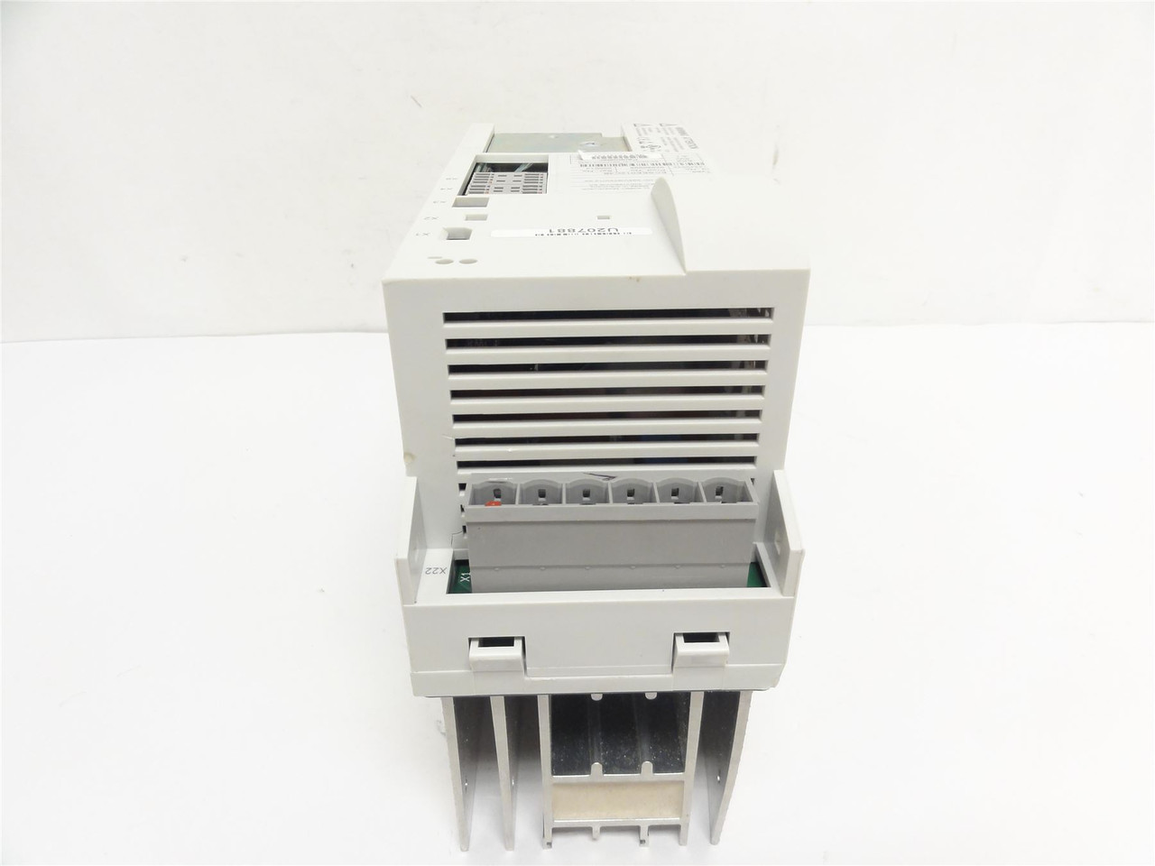 Lenze ECSEE012C4B; Servo-Drive Controller; 400/480VAC; 9.6A In