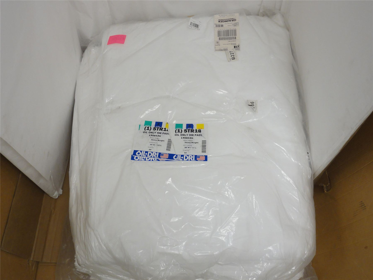 Oil-Dri L90853; Lot-100; Sorbent Pads; 40" x 30"