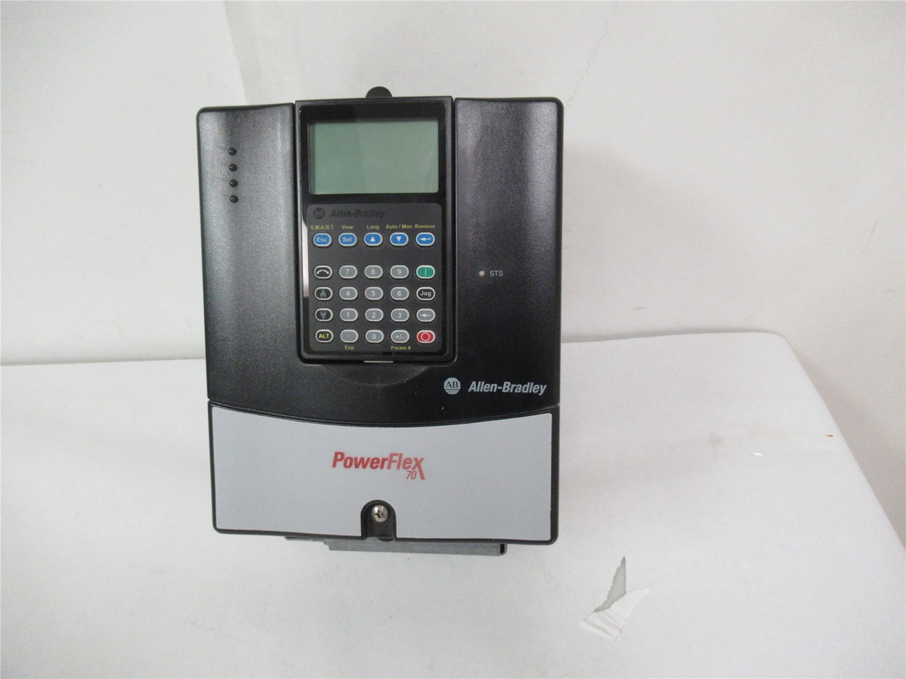 Allen-Bradley 20AD8P0A3AYNNNC0; AC Drive 5HP 8A 480 VAC 3Ph