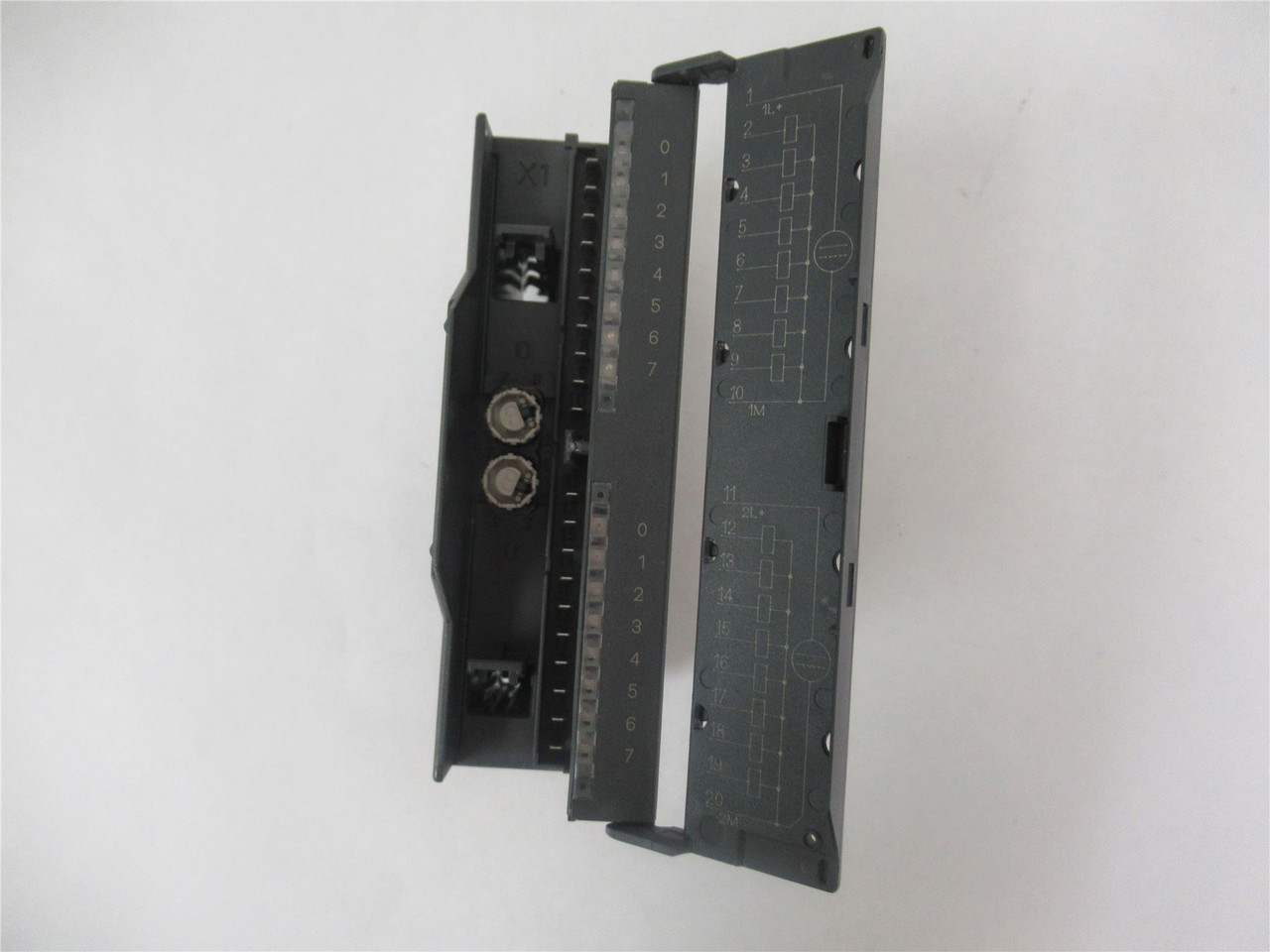Siemens 6ES7322-1BH01-0AA0; Output Module 20-POLE 2AMP 24VDC