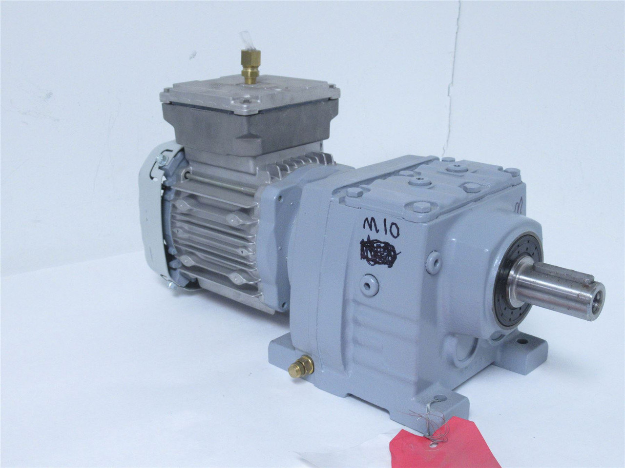 JBT R37DRS71S4; Motor GearBox; .37KW; 39:1 Ratio; 1700RPM