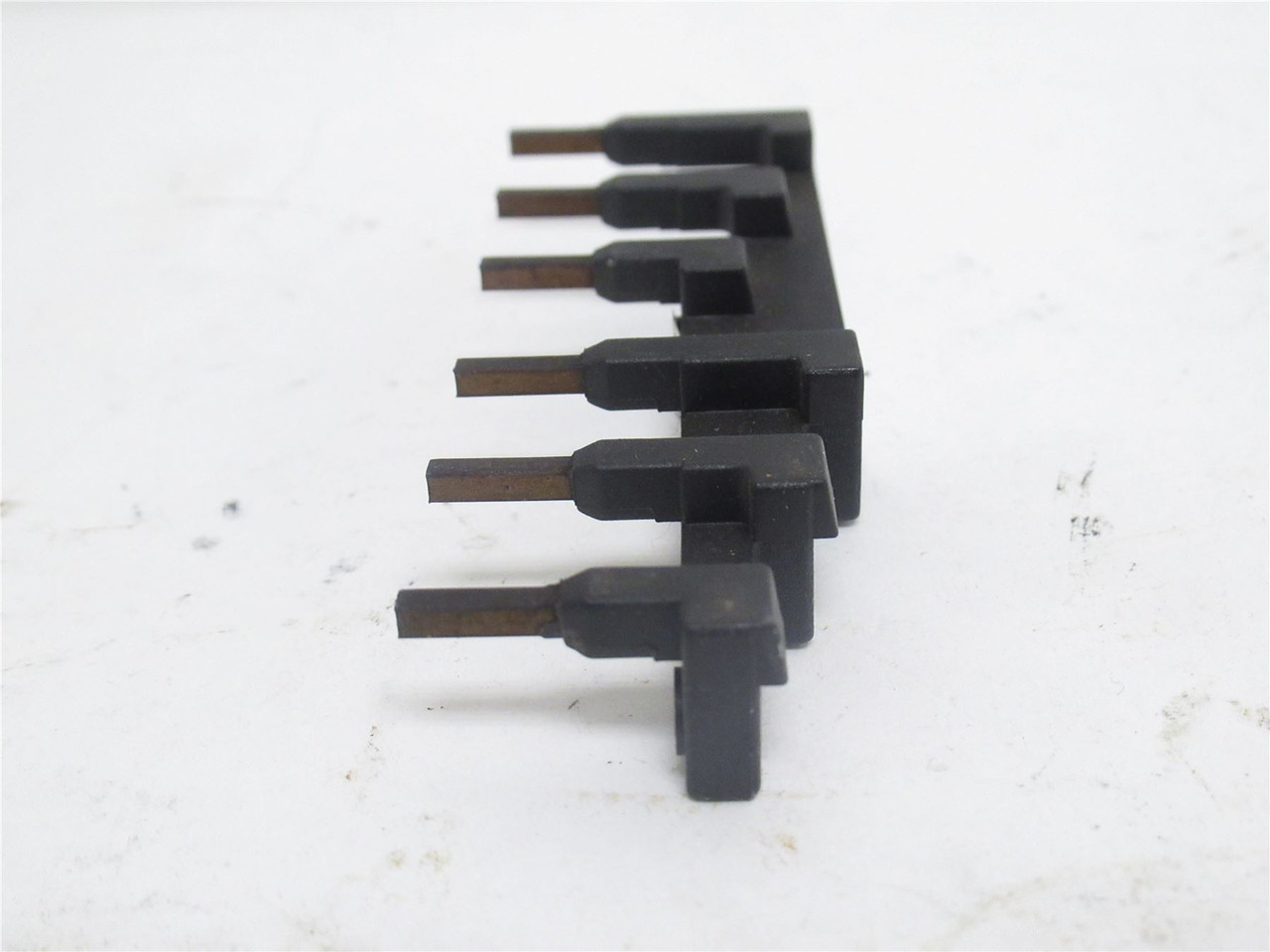 Allen-Bradley 140M-C-W452N; Continuous Current Bus Bar 3PH 64A