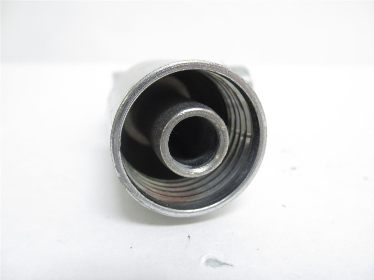 Eaton 08U-R68; Male Swivel 90Deg; 1/2" Hose x 1/2 BOSS