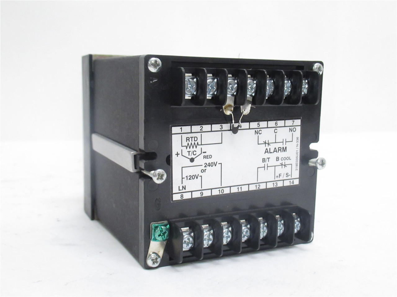 Omega 4202APF2; Digital Controller 120-240VAC; 1PH; 1/4 DIN