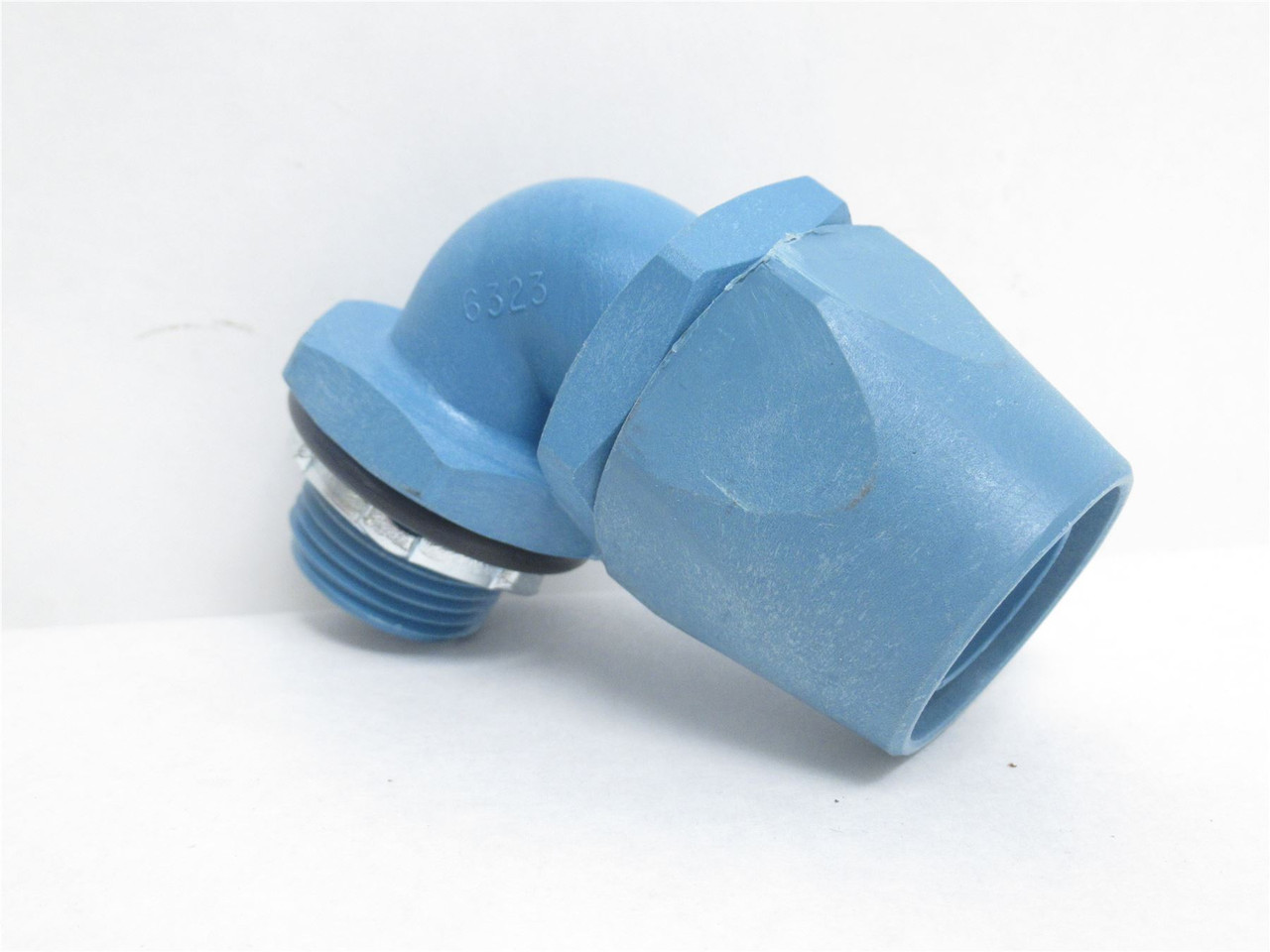 T&B 6323; Liquid Tight Connector Elbow 90Deg; Size: 3/4"