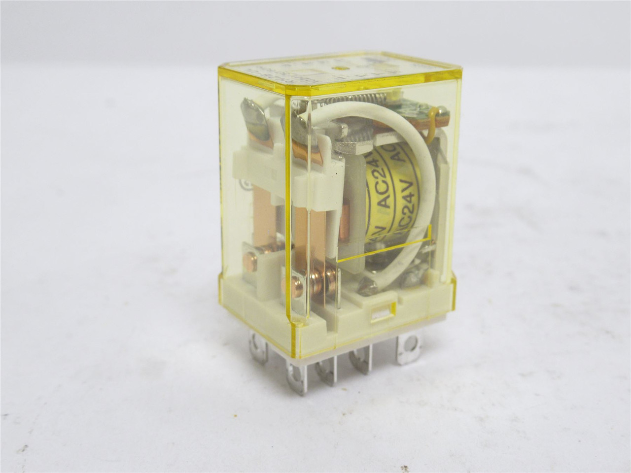 Idec RH2B-ULAC24V; Relay; GP; 10A; 240VAC; Coil: 24VAC