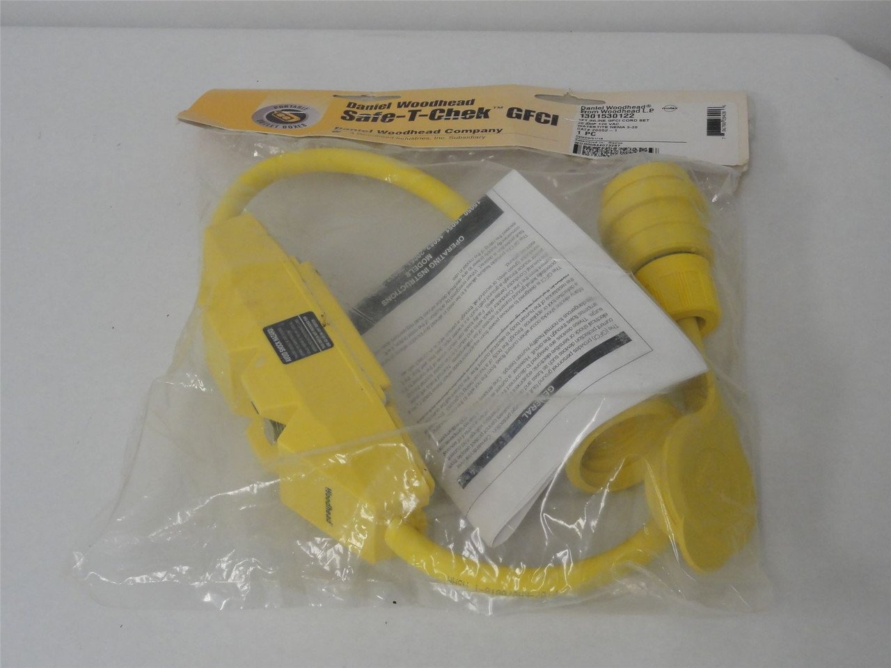 Woodhead 1301530122; CFCI Cordset; 1Ft; 20A; 120VAC; 20052-1