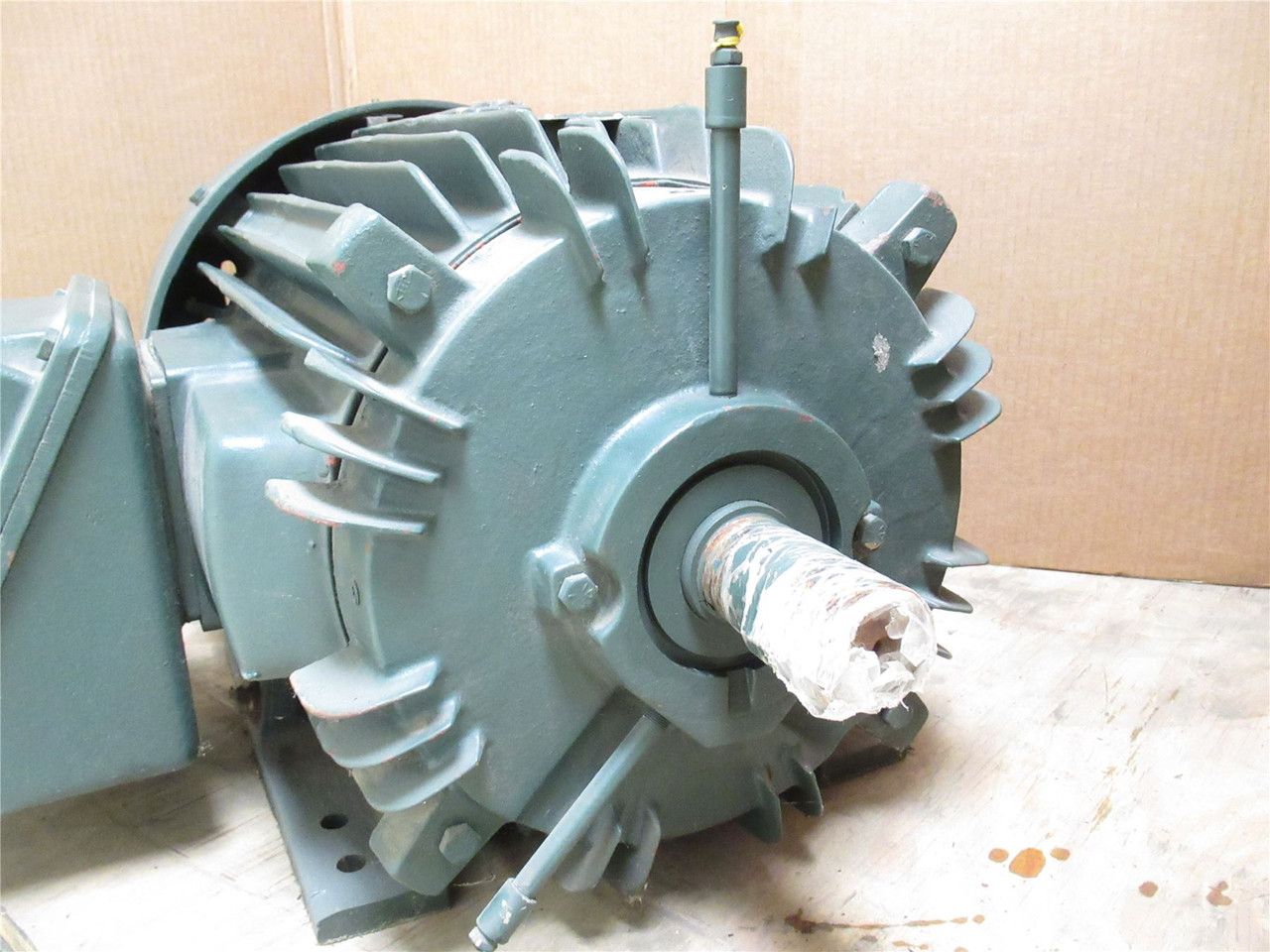 Toshiba B0252FLG3BMHJ0L; AC Motor 25Hp 460V 3520RPM; 3Ph; 28A; 60Hz