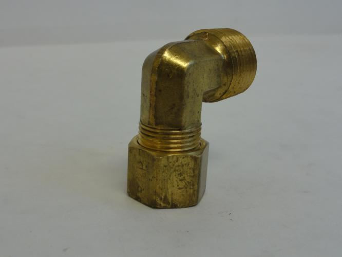 MFG- 8-8 CBZ-B; Compression Elbow 90Deg; # 8 Tube x 1/2 MNPT
