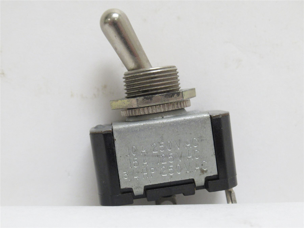 Eaton 7500K14; Lot-2; On/Off Toggle Switch; 10A/250VAC; SPST