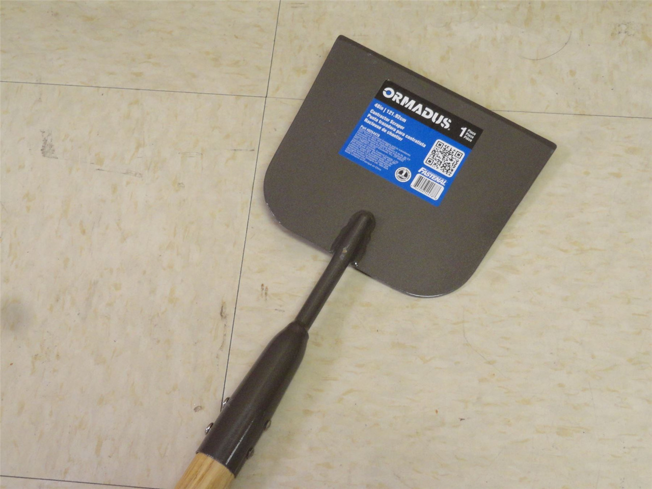 Ormadus 254478; Sidewalk Ice Scraper; 48" Handle; 7" Scraper