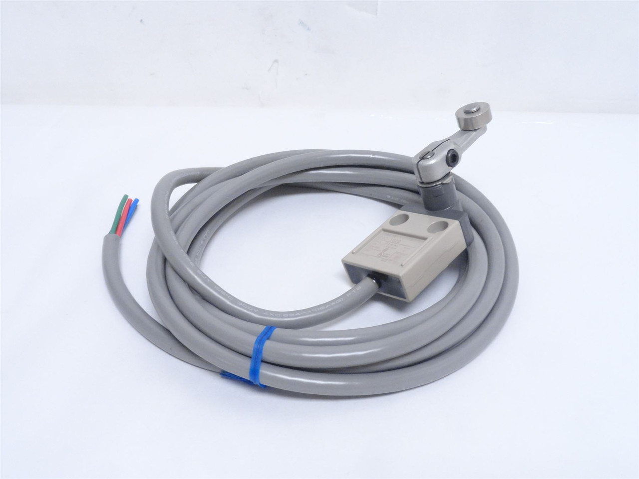 Omron D4C-1620; Compact Limit Switch; 250VAC; 5A; 3m Wire