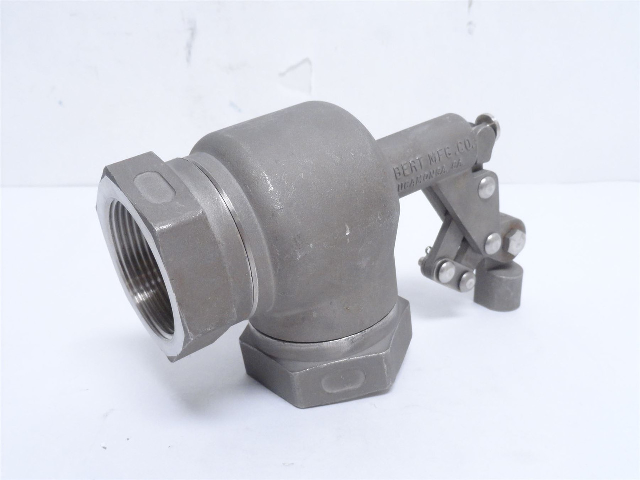 Robert MFG R13801; BOB Angle Float Valve Body; SS; 1-1/2NPT