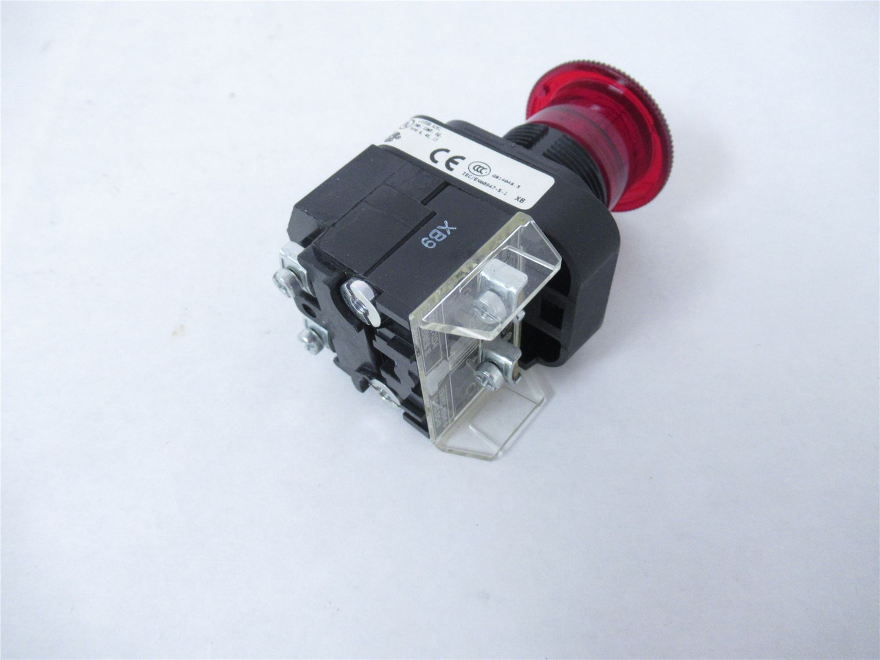 Allen-Bradley 800H-FRXTP16RD4; Pushbutton Switch 30.5mm120V