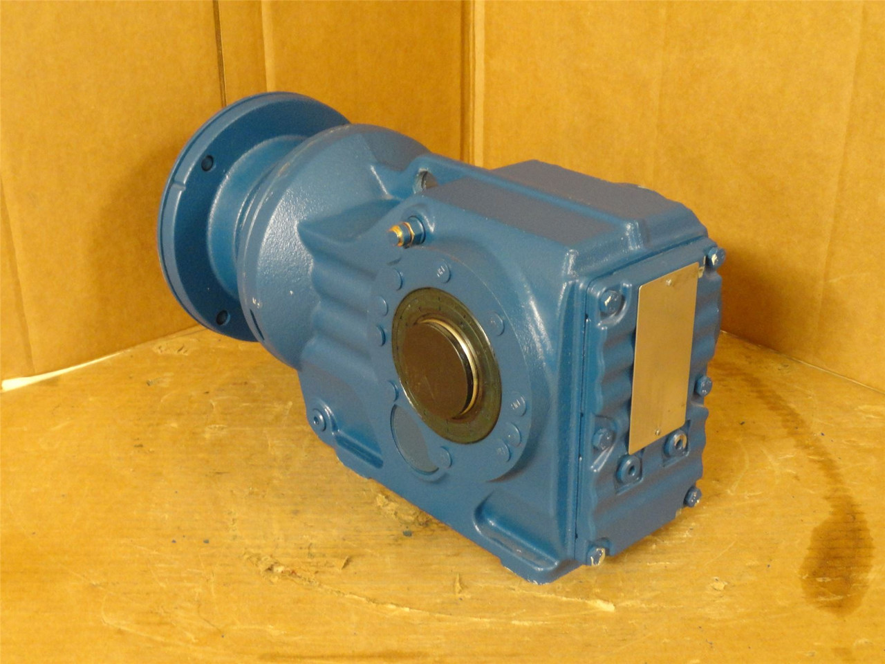 SEW KA47AMS145; Gearbox; 24:1 Ratio; W/Bracket