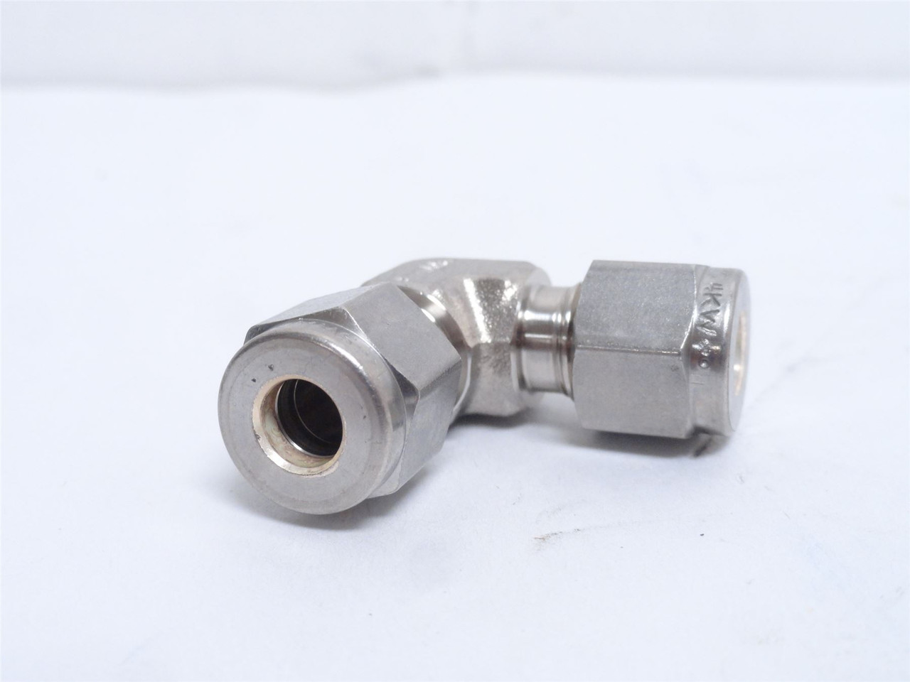 Swagelok SS-400-9; Union Elbow 90Deg; SS-316; 1/4" Tube