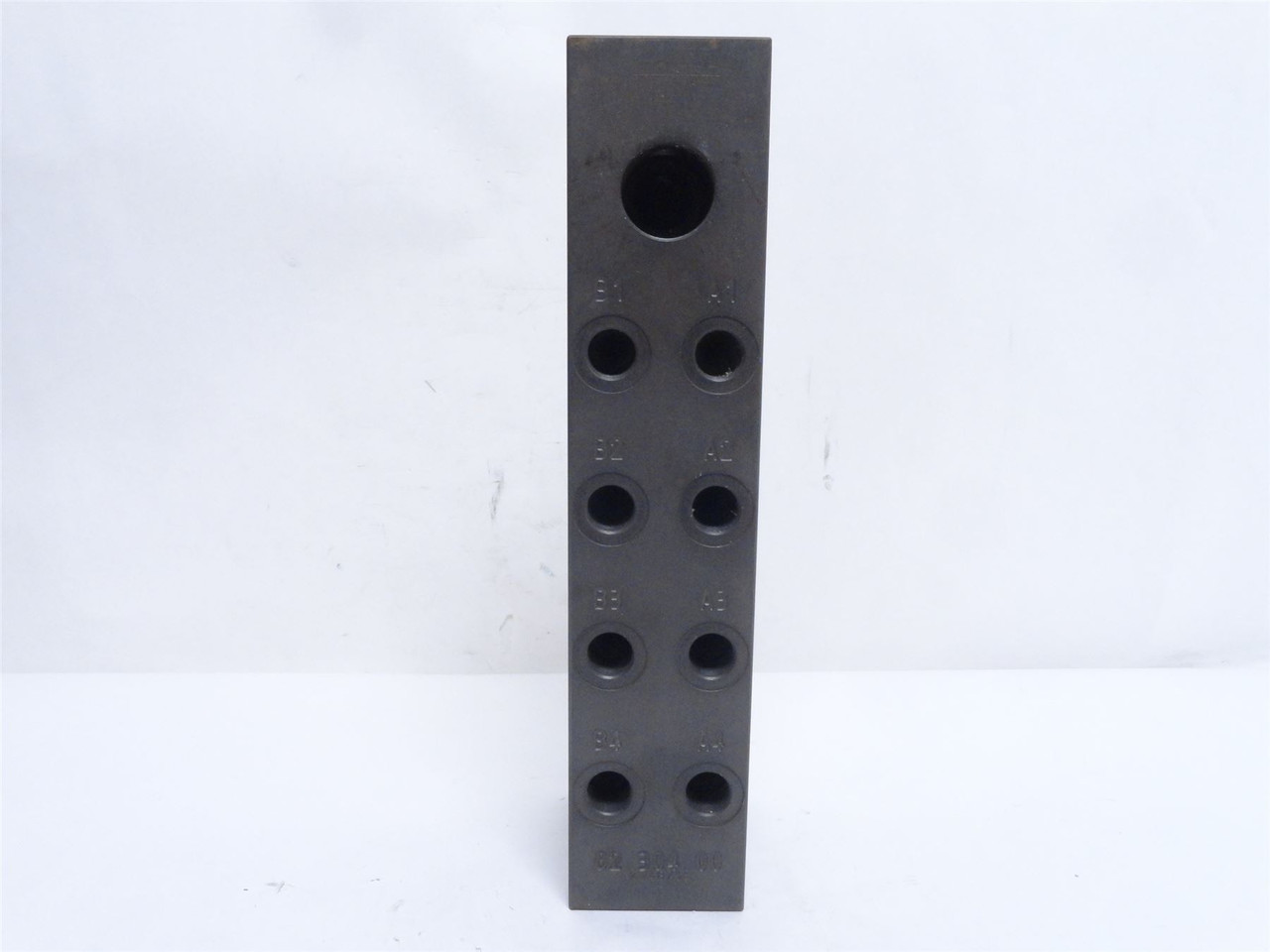 Robert Reiser 82-304-00; Hydraulic Control Block 8111534