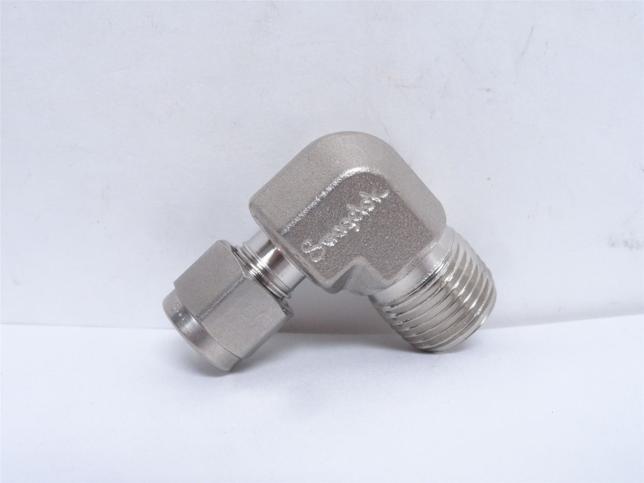 Swagelok SS-400-2-6; Tube Elbow; 90Deg; SS-316 1/4" To 3/8NPT