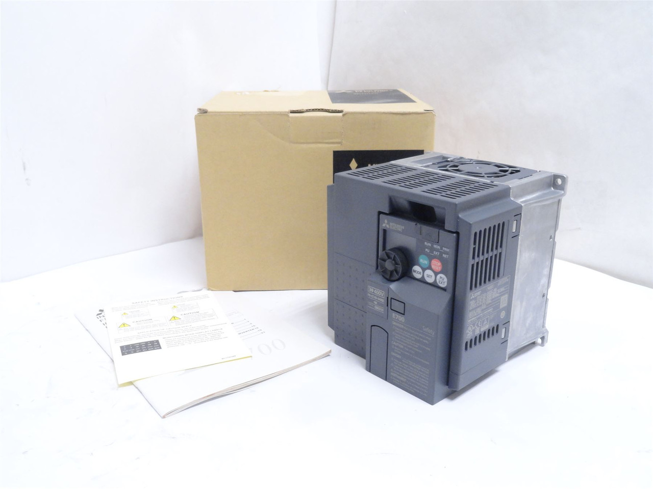 Mitsubishi FR-E740-040SC-NA; AC Drive; 2HP; 380-480VAC In