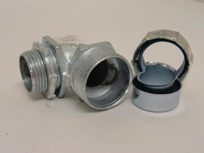 T&B 5254; Liquid Tight Noninsulated Connector; 90Deg; Size: 1"