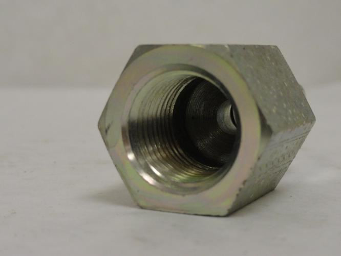 Parker 6FSC8N-S; Female Connector 1/2NPT x 3/8" Tube