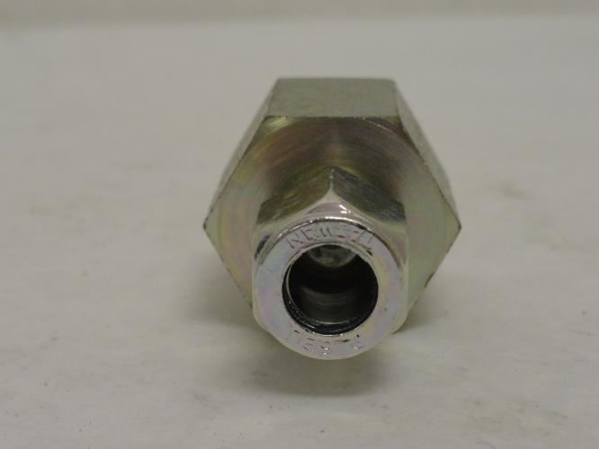 Parker 6FSC8N-S; Female Connector 1/2NPT x 3/8" Tube