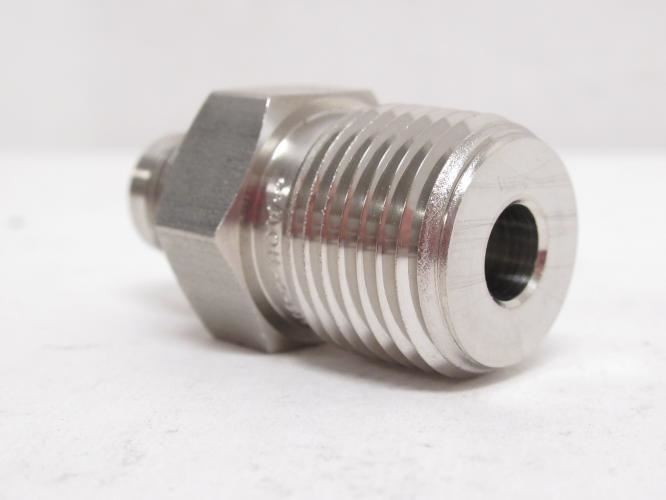 SSP J6-8C; Straight Adaptor; SS-316; 3/8 JIC x 1/2NPT