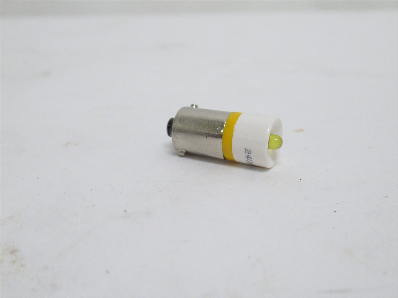 Siemens 3SB3901-1BA; Yellow LED Lamp; 24VAC/DC