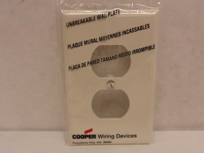 Cooper PJ8LA; Lot-22 Duplex Wallplate
