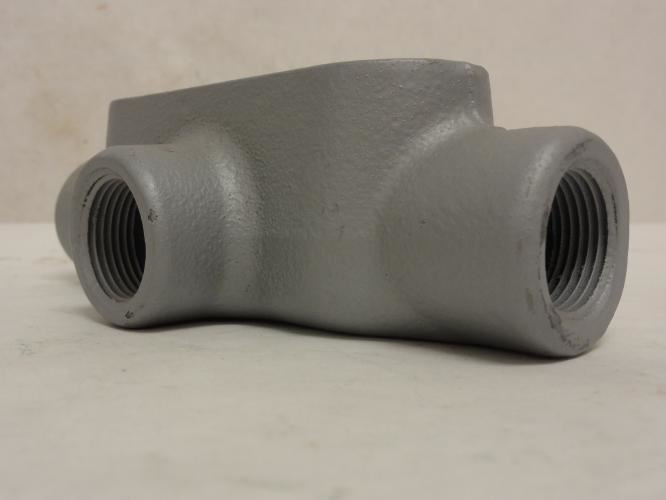 Appleton T27 FM7; Conduit Body; Type: T; 3/4 Fnpt; Grayloy-Iron