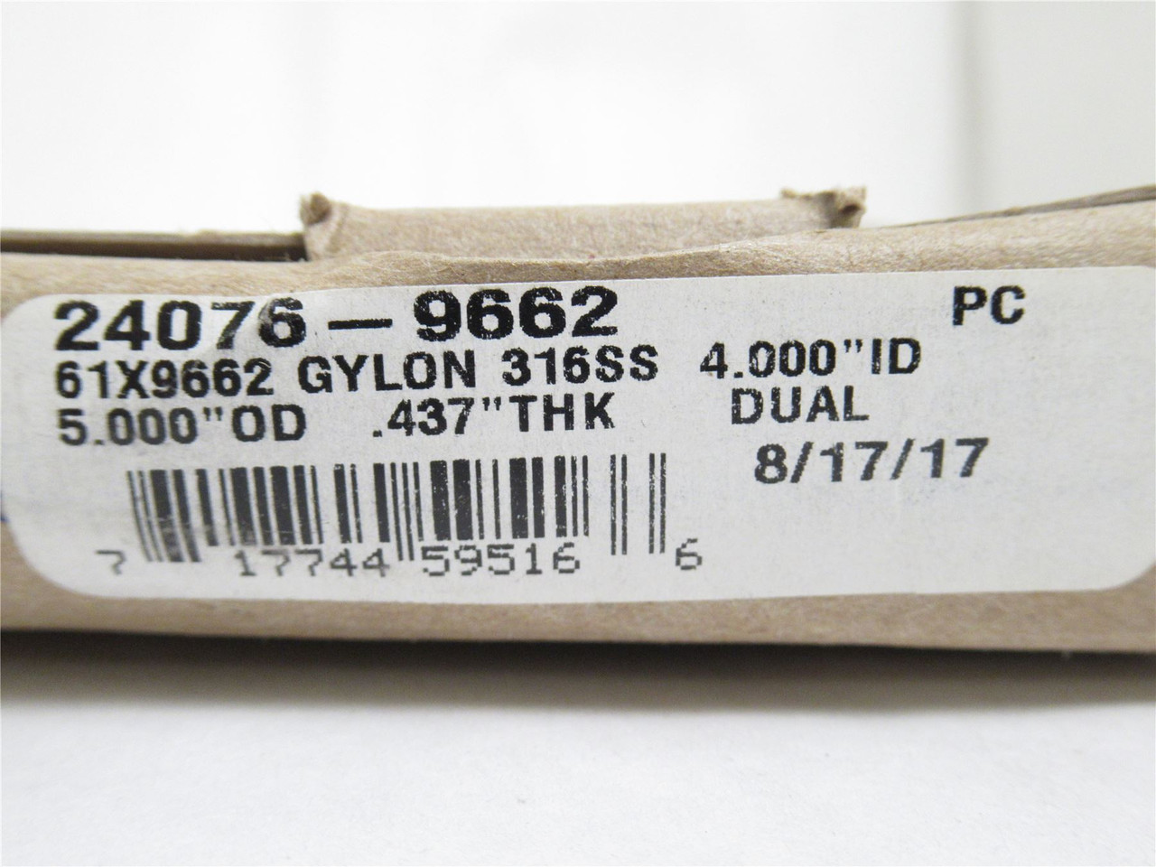 Garlock 24076-9662; Double Lip Seal; Model 61; 4"ID x 5"OD