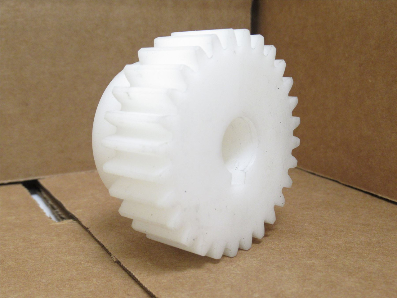 Ross Industries 8811800004; Acetal Gear 28 Tooth 15mmID 56mmPD