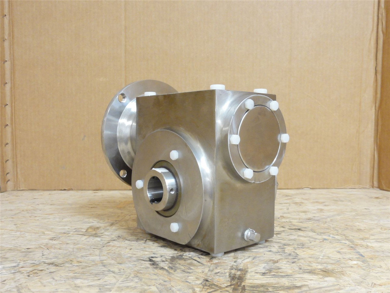 Grove Gear SS-HMQ-824-5-H1-56-20; Gearbox S243043320 5:1 Ratio