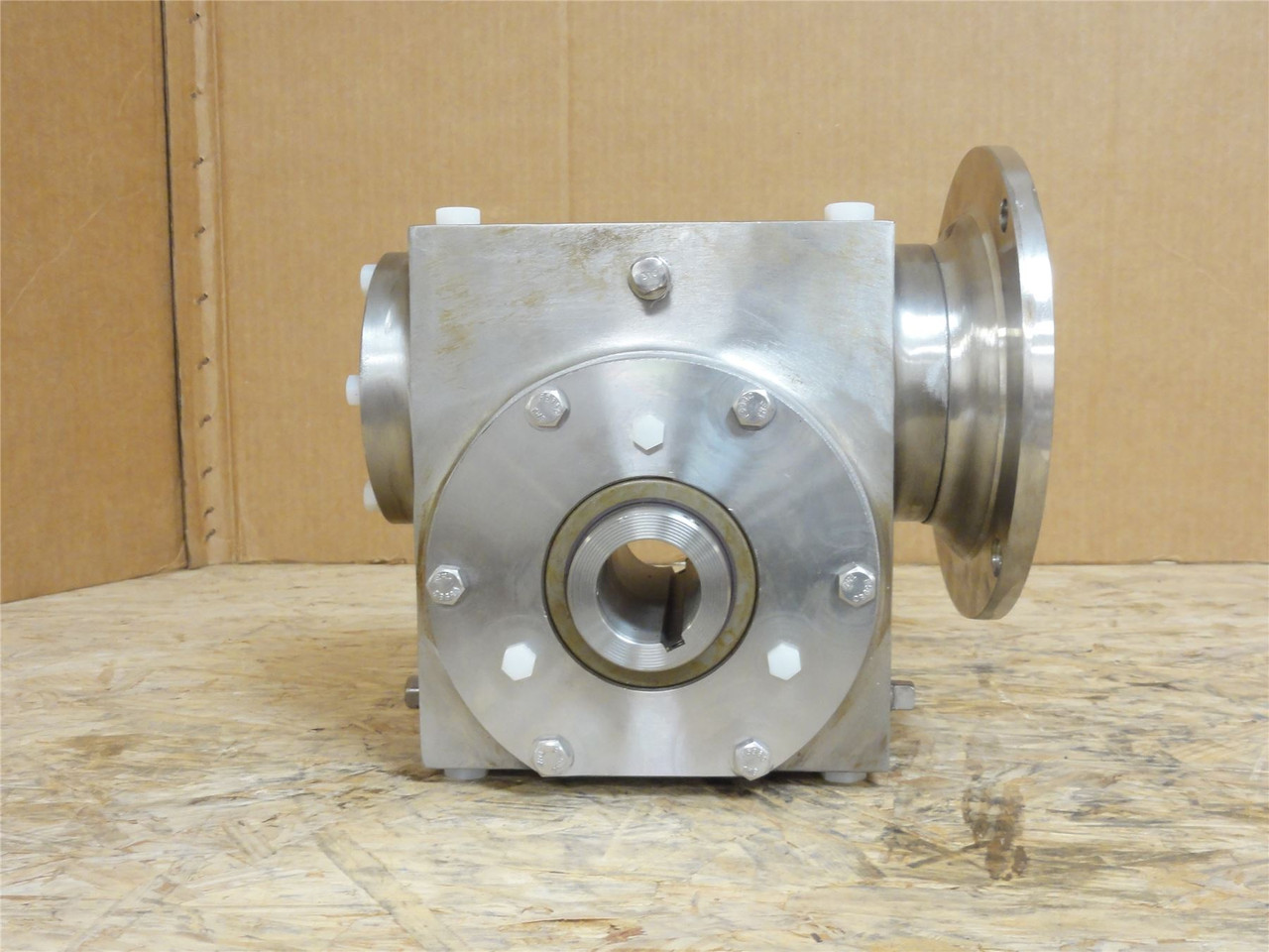 Grove Gear SS-HMQ-824-5-H1-56-20; Gearbox S243043320 5:1 Ratio