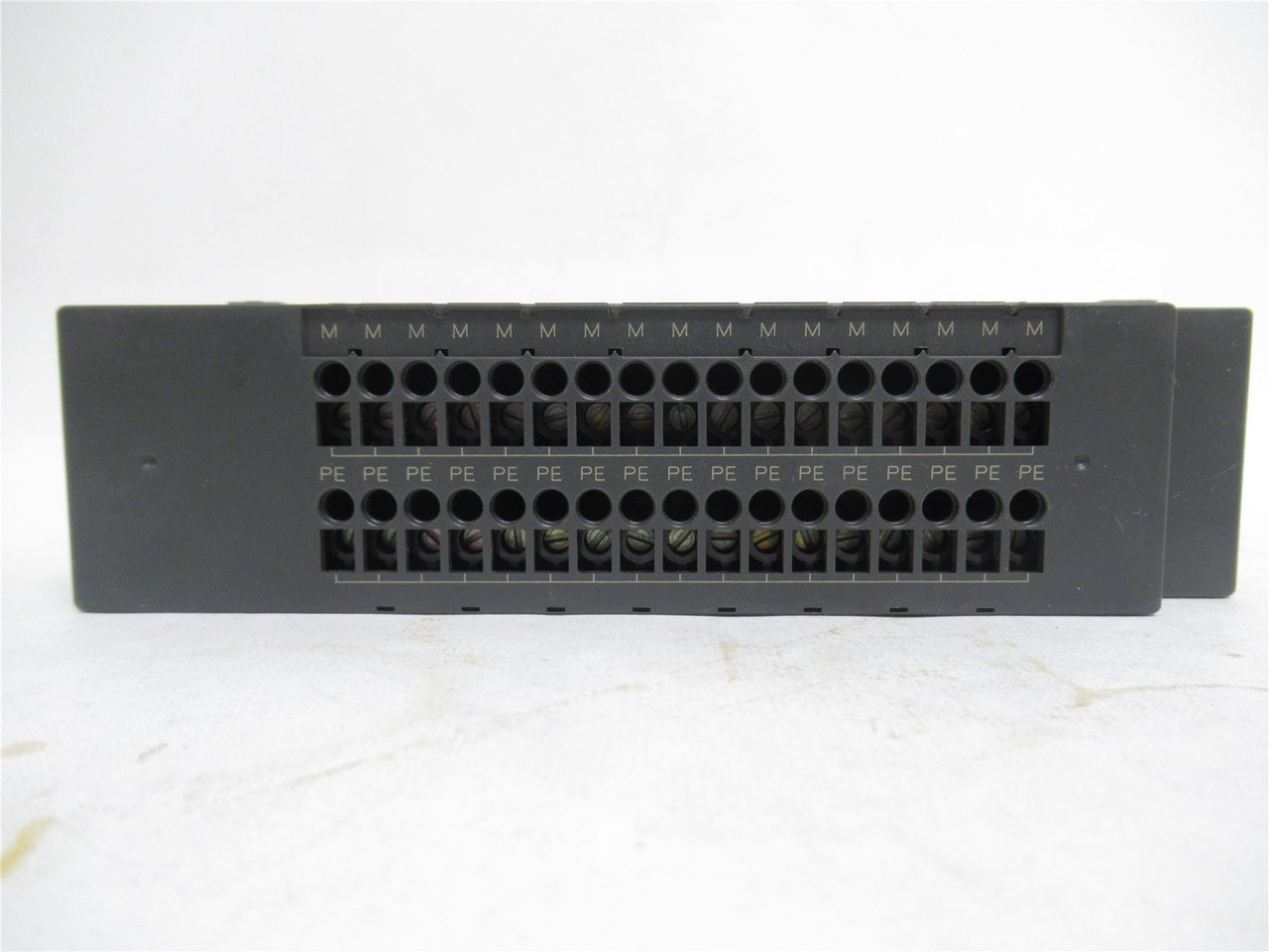 Siemens 6ES7193-1FH30-0XA0; Add-On Terminal; 2-Tier; 16 Chan