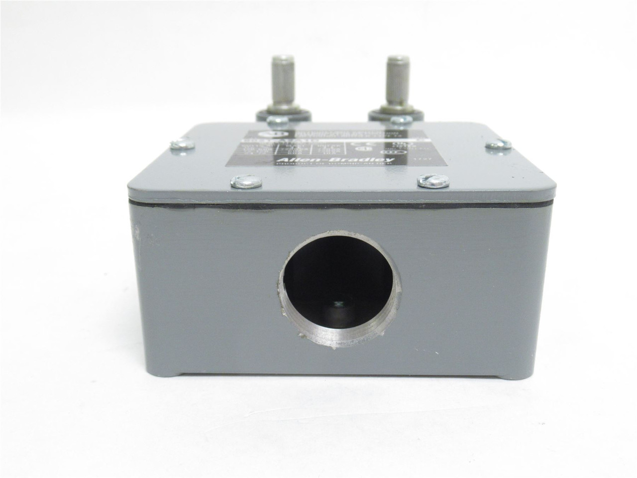 Allen-Bradley 802T-A2A1D; Limit Switch; 2-Head; 10A; 600VAC