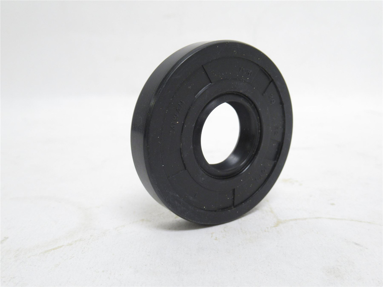 TCM 20X52X10TC-BX; Lot-7; Oil Seals; 20mmID x 52mmOD x 10mm W