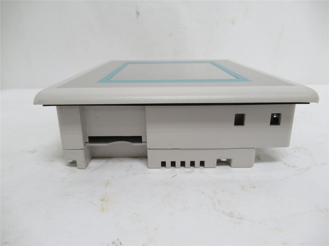 Siemens 6AV6642-0AA-0AX1; Operator Interface; 5.7"; 24VDC