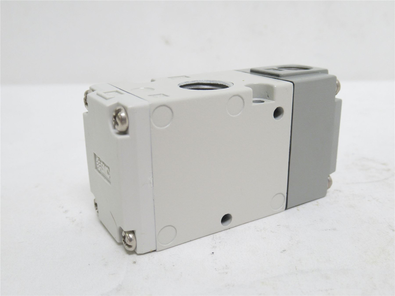 SMC VPA342-1-02NA; poppet Valve; Air Pilot; 0.2-1MPa; 1/4NPT