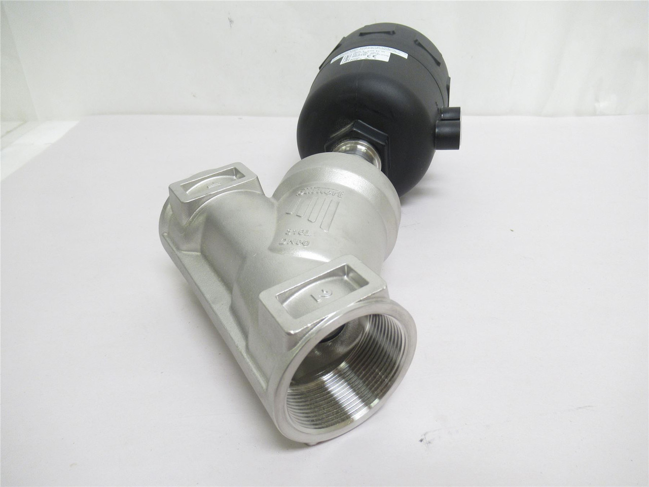 Burkert 00001140_; Angle Seat Valve SS-316; 2FNPT 4.4-7.2BAR